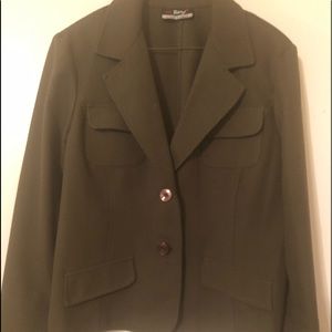 Women’s Skirt Suit - Size 18